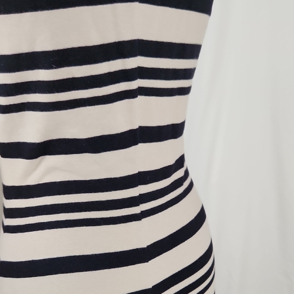 Old Navy Black and White V-Neck Sheath Midi Dress - Picture 6 of 8